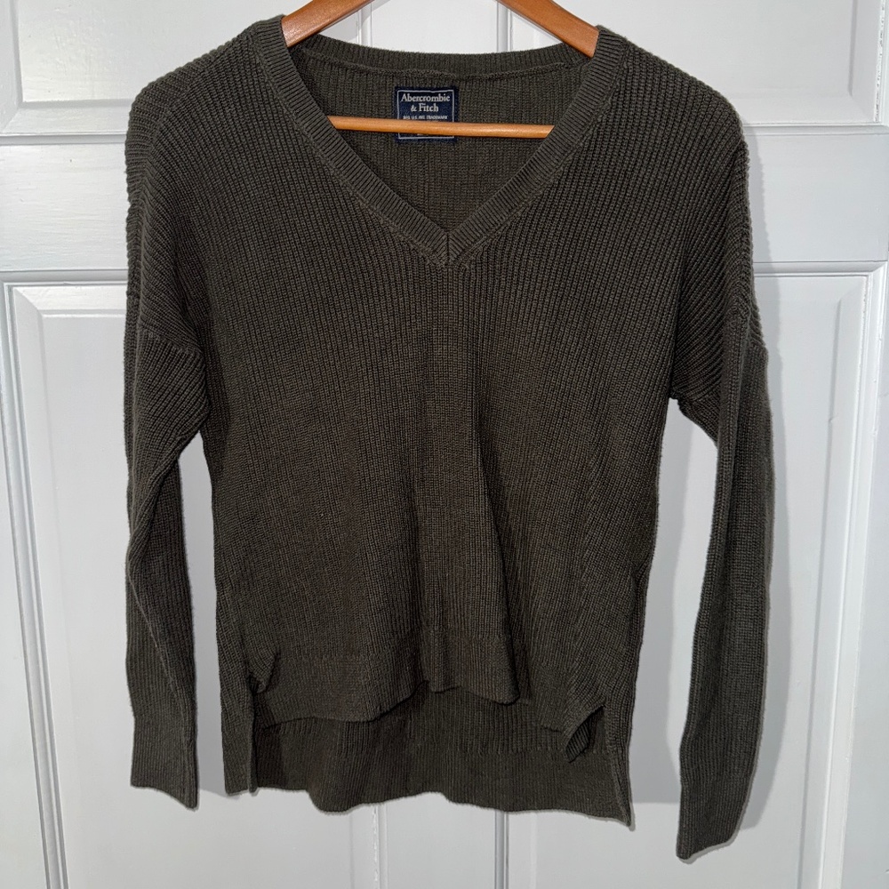 Abercrombie & Fitch - Dark Green Long Sleeve V Neck Sweater - size XS